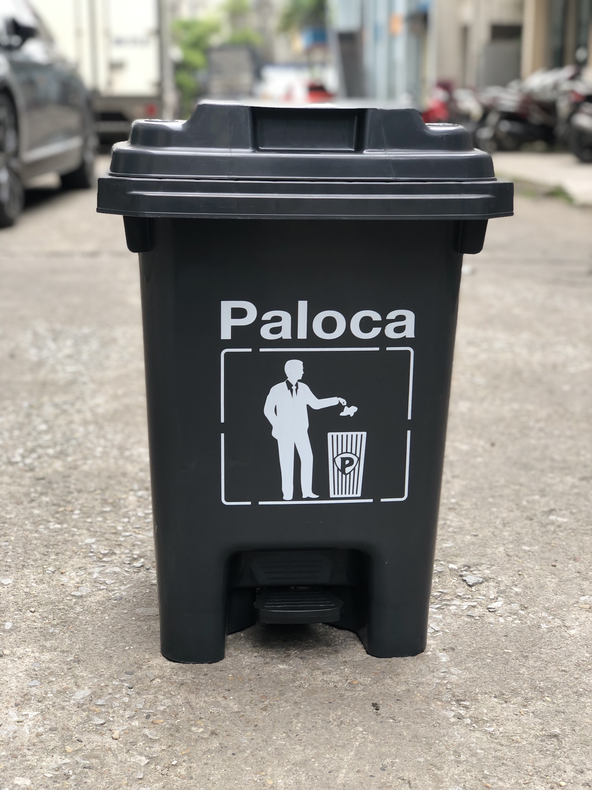 Thùng rác nhựa 60L đạp chân màu ghi