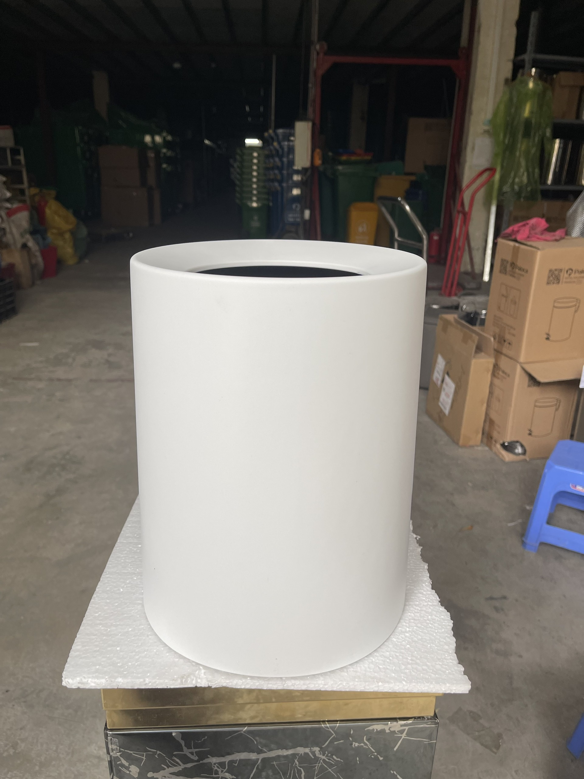 Thùng Rác Nhựa Hai Lớp 12L Màu Trắng