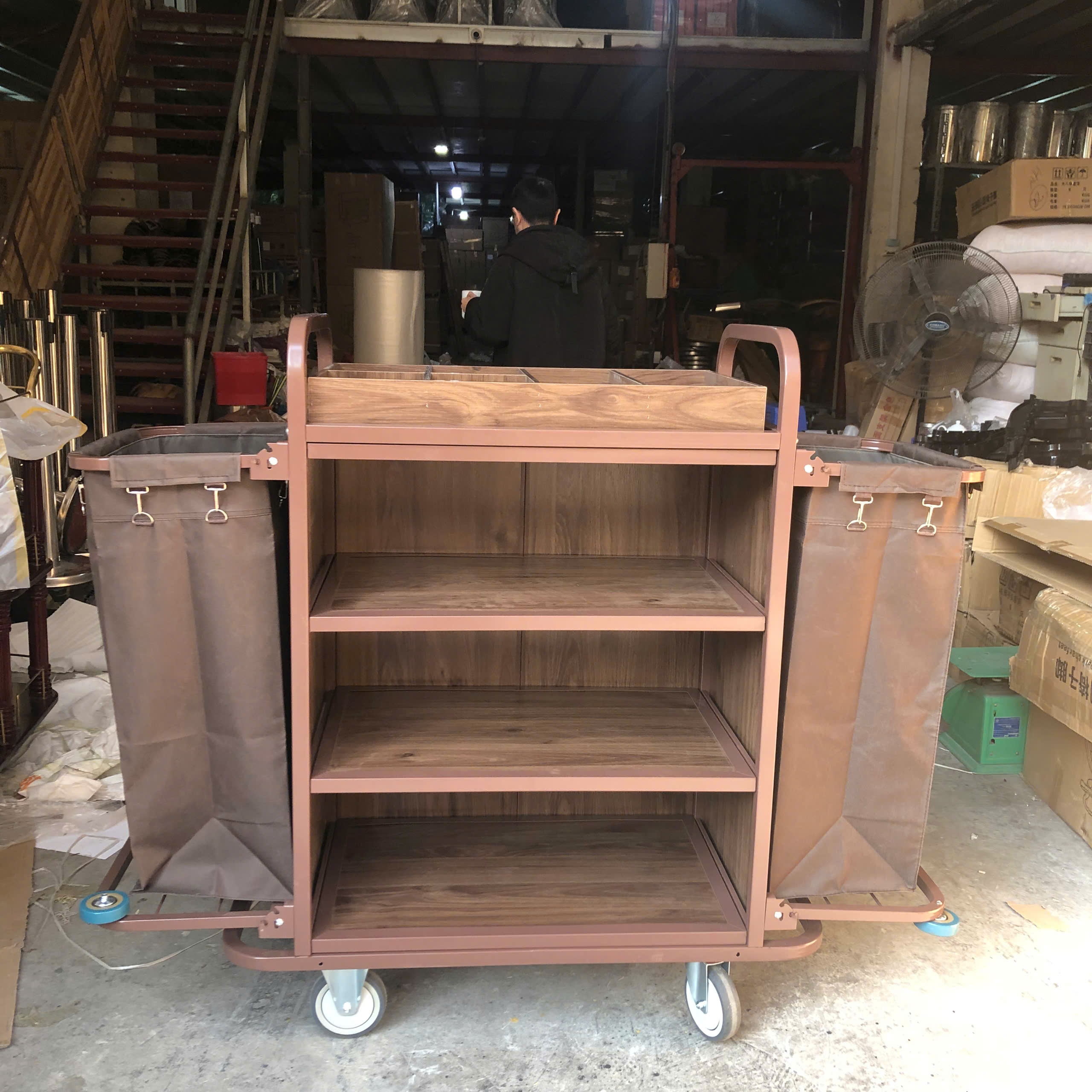 Xe Làm Buồng Thép Sơn Tĩnh Điện Có Khay Để Đồ