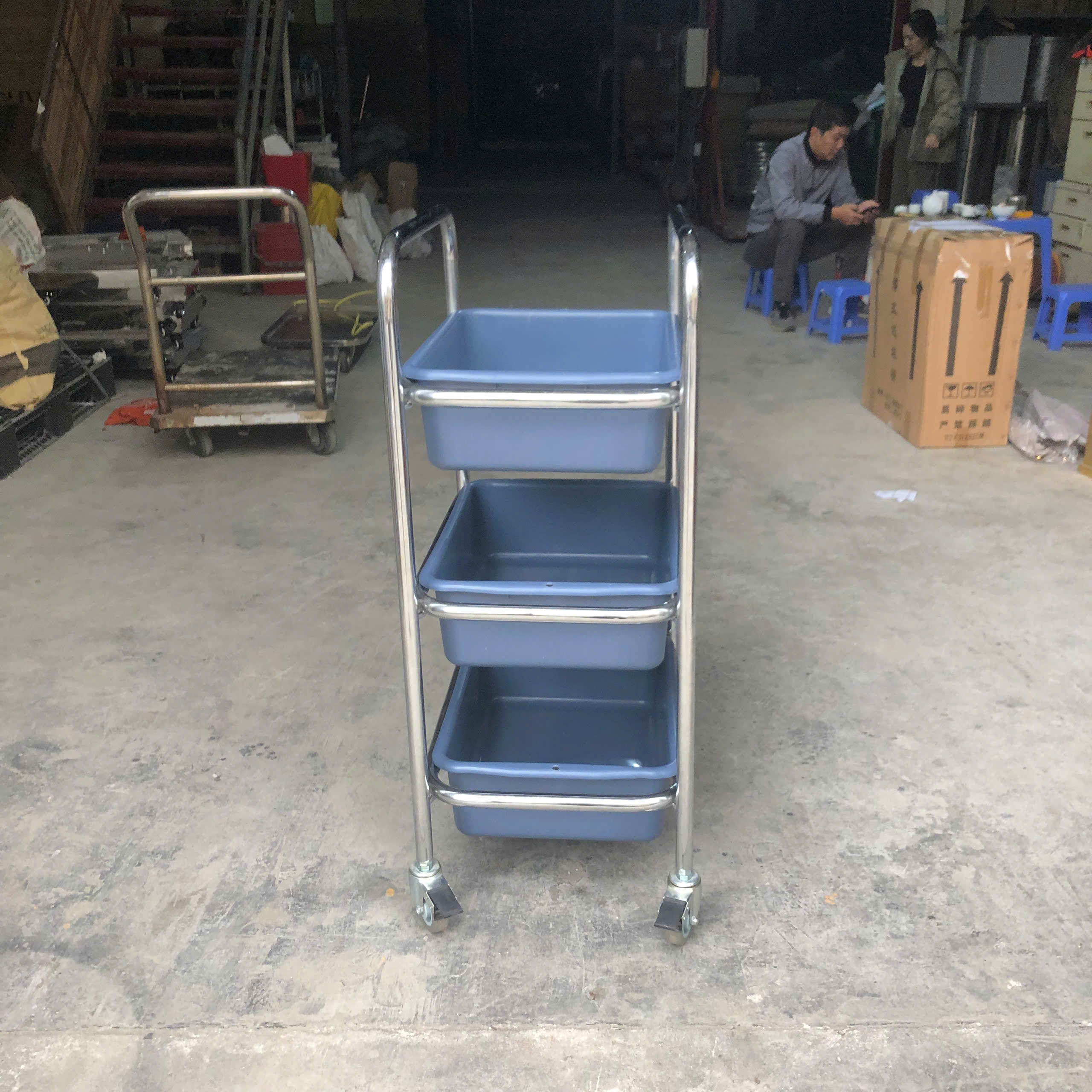 Xe Dọn Bàn 3 Tầng Khung Inox 60