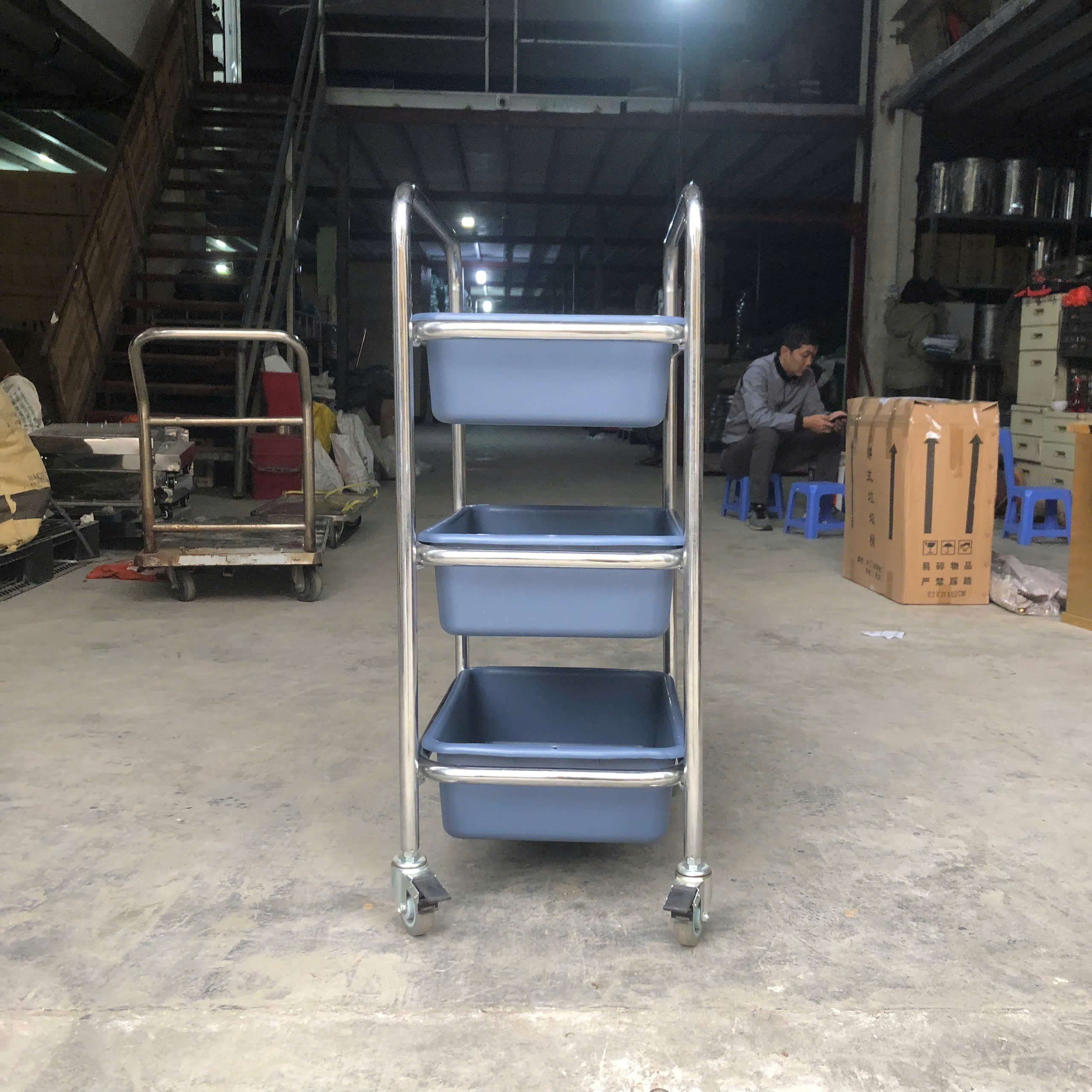 Xe Dọn Bàn 3 Tầng Khung Inox 60 - Ảnh 2